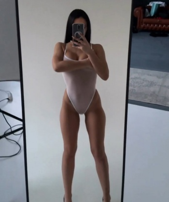 Молодая, сексуальная и страстная красотка ждет в гости состоятельного мужчину. Гарантирую яркие эмоции и незабываемое время в моей компании. Звони, не пожалеешь! 10673, 24 года